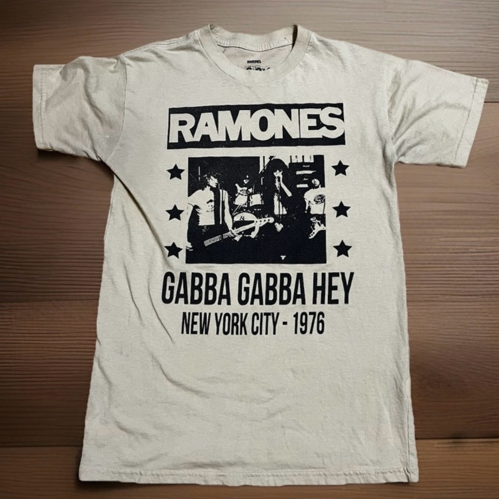 Men’s slim Fit Ramones Tee